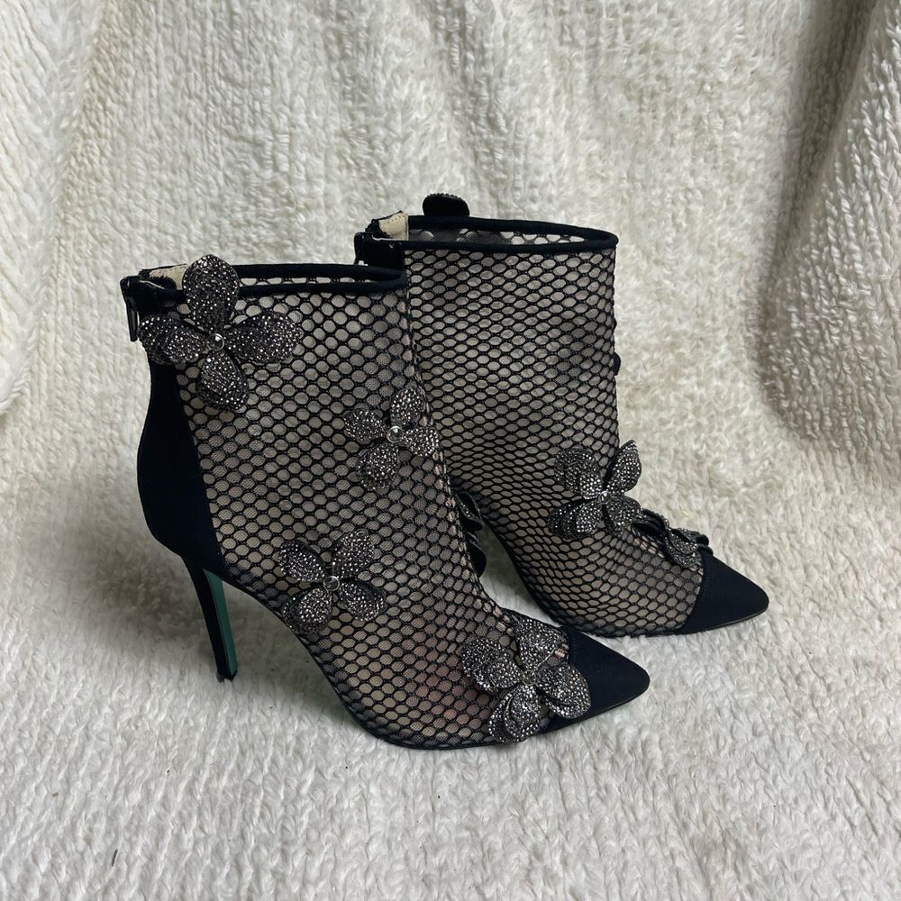 Betsey Johnson Ursa Black Mesh & synthetic suede Ankle heel boots SZ 7M